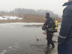 На Київщині з річки витягнули потопельника 