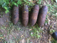 У Бориспільському районі поблизу дитсадка знайшли арсенал зброї (ФОТО)