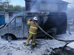 Пожежа на Київщині: автомобіль повністю знищено 