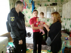 На Переяславщині інспектори ювенальної превенції відвідали сім’ї, які потребують допомоги