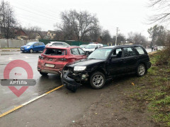 У Києво-Святошинському районі водій протаранив чотири автівки і збив двох людей