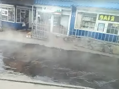 На ринку в Обухові прорвало тепломережу