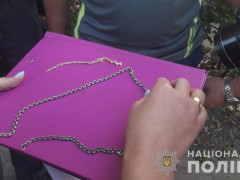У Бучі чоловіка жорстоко побили та забрали срібний ланцюжок