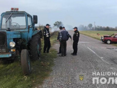 У Рокитнянському районі автомобіль в’їхав у трактор 