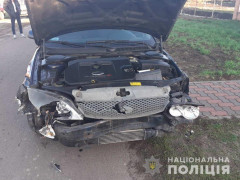 У Баришівці чоловік викрав "напрокат" авто та потрапив у ДТП (ФОТО)