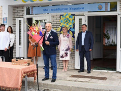 Активісти "Нашого краю" Київщини привітали учнів та вчителів з Днем знань