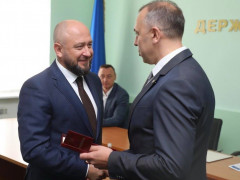 Екссекретар Бучанської міськради отримав відомчу нагороду за успішні переговори з терористом біля Кабміну (ФОТО)