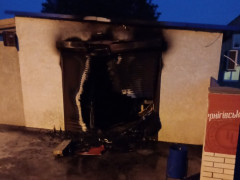У Києво-Святошинському районі посеред ночі загорівся магазин