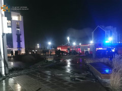 Під час пожежі в одному з багатоквартирних будинків Білогородки евакуювали 20 людей (ФОТО)