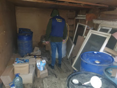 На Київщині викрили одразу два підпільні цехи з виготовлення алкоголю