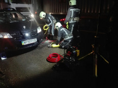 На Київщині тіло чоловіка внаслідок ДТП потрапило під авто