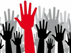 На Київщині активісти перекрили дорогу, щоб "достукатися" до влади (ФОТО)