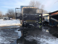 В Обухові горіла вантажівка: підпал чи необережність