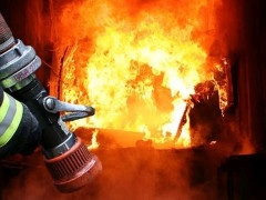 На Обухівщині майже вщент вигорів житловий будинок (ФОТО)