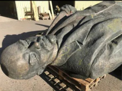 У Вишгороді чоловік хоче продати статую Леніна за чималі кошти (ФОТО)