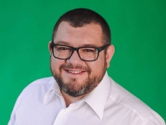 Я не займаюся показовою роботою