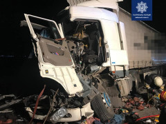 Неподалік Березані зіштовхнулися одразу три вантажівки (ФОТО)
