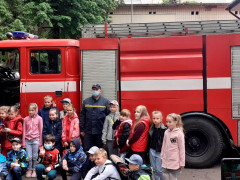 У Бучі рятувальники розповіли дітям про небезпеку пожеж