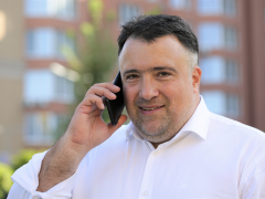 Кандидат від "Слуги народу" Роман Гах: Земельна мафія намагається фальсифікувати вибори в Борщагівській ОТГ