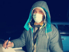 "Під кайфом" та з повними кишенями наркотиків: на Білоцерківщині затримали горе-водія (ФОТО)