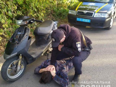 У Фастові неповнолітні вкрали мопед, щоб розібрати його на частини та продати (ФОТО)