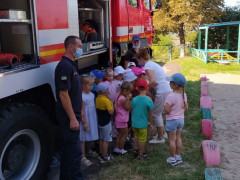 Пожежники Фастова розповіли дітям правила безпечної життєдіяльності