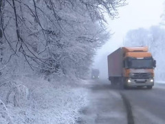 Через ДТП на Білоцерківщині вантажівка стала впоперек дороги (ФОТО)
