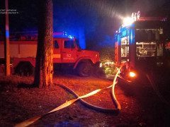 У Ворзелі загорівся будинок: унаслідок пожежі ледь не загинула жінка