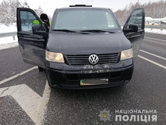 На Київщині на вкраденому авто роз’їжджав озброєний чоловік (ФОТО, ВІДЕО)