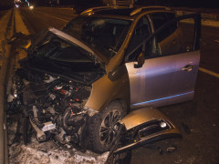 Під столицею легковий автомобіль протаранив мікроавтобус (ФОТО)
