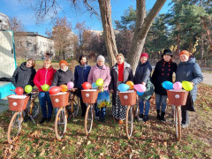 Соціальним працівникам Української ОТГ придбали велосипеди