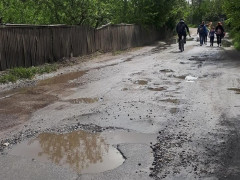 Жителі Переяслава нарешті дочекалися ремонту дороги на вулиці Небесної Сотні (ФОТО)