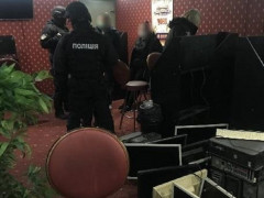 У Вишневому поліцейські вилучили незаконні ігрові автомати