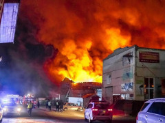 У Борисполі сталася масштабна пожежа на складі металовиробів (ФОТО)