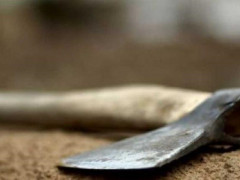На Фастівщині чоловік ледь не вбив сокирою свого колегу (ФОТО)