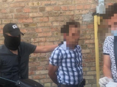 Правохоронці зловили начальника Фастівського залізничного вузла на хабарі