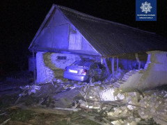 На Бориспільщині п’яний водій влетів у хлів: є загиблі