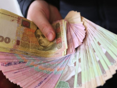 Начальника відділу Головного управління ДФС у Київській області спіймали на хабарі (ФОТО)