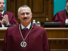 Журналіст "Стоп корупції" виявив під Фастовом розкішний будинок судді КСУ Головатого (ФОТО)