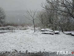 Жителі Яготинщини вражені снігопадом у кінці квітня (ФОТО)