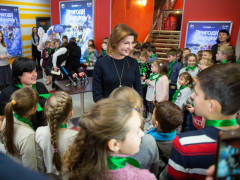 Марина Порошенко запросила 150 дітей з Київщини до кінотеатру