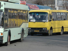 Під Києвом водій викинув з маршрутки підлітка (ВІДЕО)