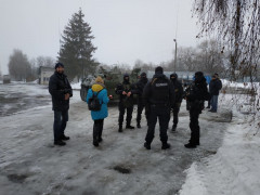 У селі поблизу Білої Церкви спецназ на БТРі штурмував підприємство (ФОТО)