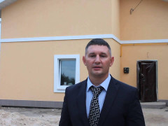 Скандальний забудовник Тигов рекламою розганяє по мережі 40-хвилинне інтерв'ю з собою (ФОТО, ВІДЕО)