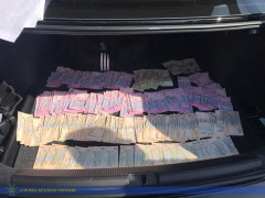 На Київщині працівника Головного управління Держпраці спіймали на хабарі (ФОТО) 