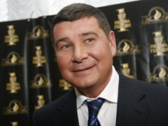 Не ховається, а їздить верхи: шостий апеляційний суд допустив Онищенка до виборів