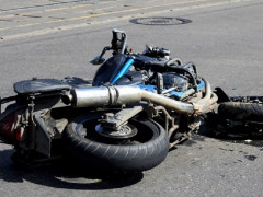 На Переяславщині мотоцикл врізався у дерево: постраждала 13-річна дівчинка 