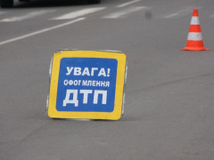 У Вишгородському районі іномарка на швидкості влетіла у електроопору 