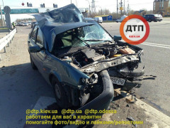 Під Києвом водій, який нещодавно отримав права, спричинив серйозну ДТП 