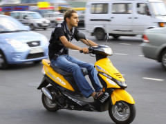 У Переяславі хлопець на скутері збив маленького хлопчика 